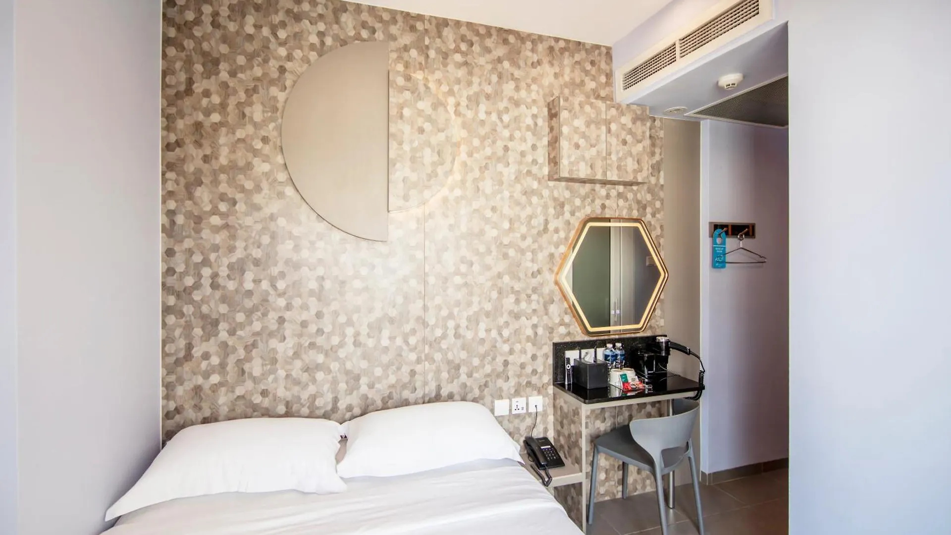 Fragrance Hotel - Lavender Singapore 2*,  Singapore